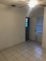 330 Mendoza Ave, Unit 1 in Coral Gables, FL - Building Photo