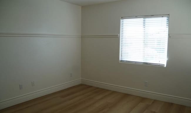 518 Center Green Dr in Las Vegas, NV - Building Photo - Building Photo