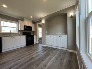 215 Red Spruce Cir in Browns Summit, NC - Foto de edificio - Building Photo