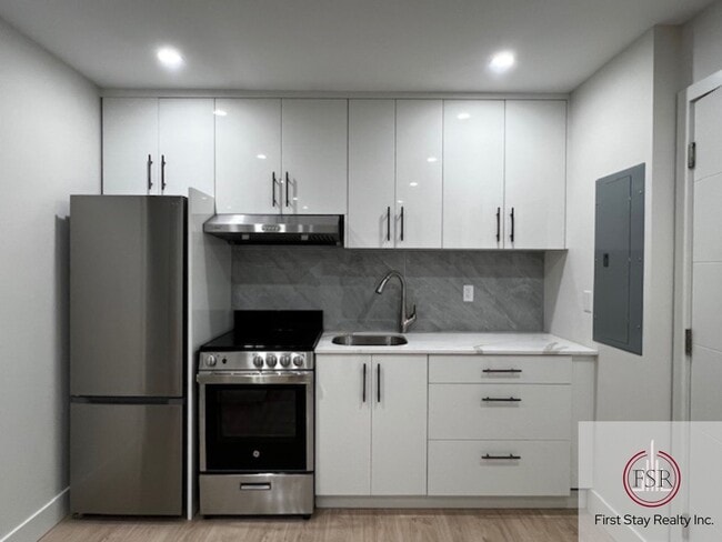 property at 927 Chestnut St