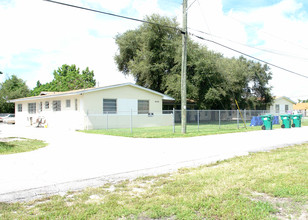 9580-9590 NW 4th Ave in Miami, FL - Building Photo - Building Photo