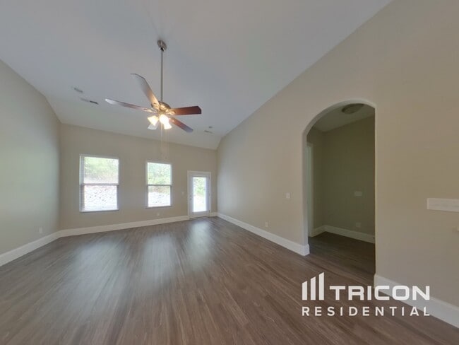 211 E Quail Hollow Way in Dickson, TN - Building Photo - Building Photo