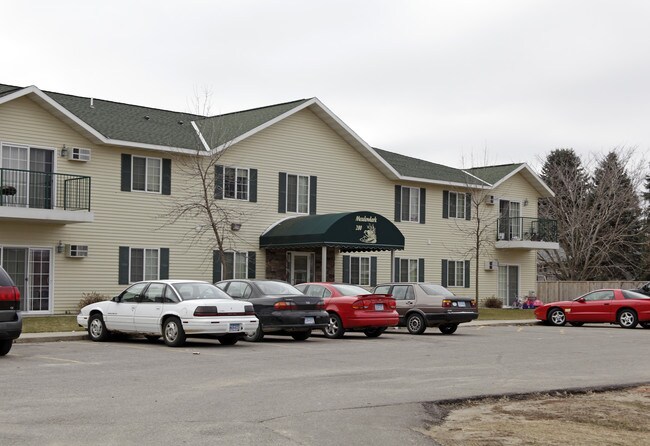 Meadowlark Apartments in Melrose, MN - Foto de edificio - Building Photo