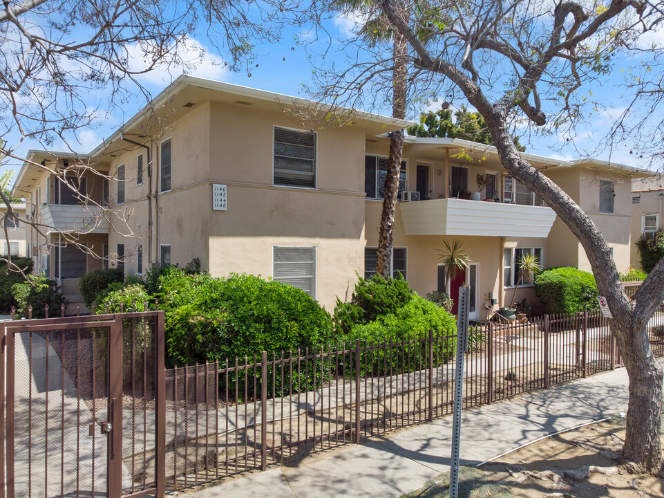 1140 Queen Anne Pl in Los Angeles, CA - Building Photo