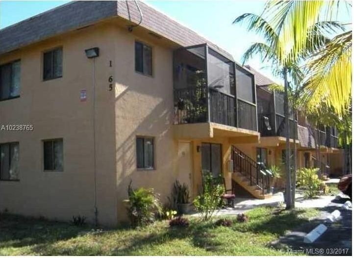 1045 S Flagler Ave in Pompano Beach, FL - Building Photo