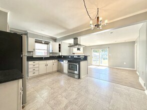 1048 Coolidge Ave in Clawson, MI - Building Photo - Building Photo