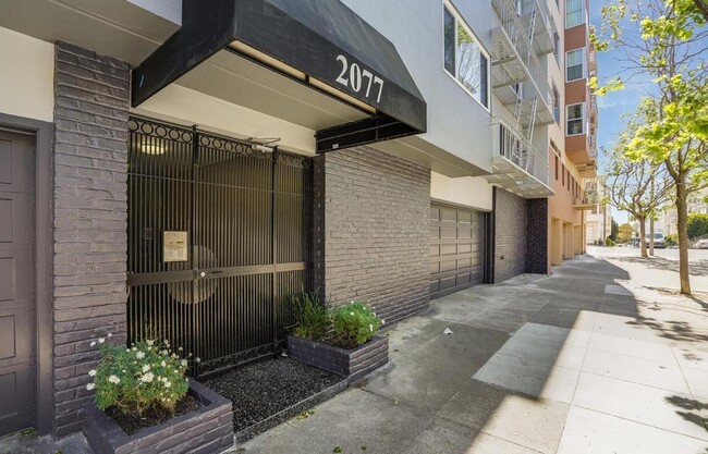 2077 Jackson St in San Francisco, CA - Building Photo - Building Photo