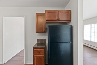 Park Crest Apartments in Jackson, MI - Building Photo - Building Photo