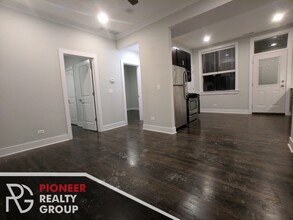 1946 W Nelson St, Unit 2 in Chicago, IL - Building Photo - Building Photo