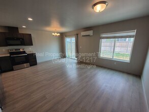 413 Whitefish Ln in Pasco, WA - Building Photo - Building Photo