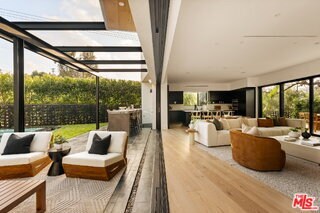 5988 W 76th St in Los Angeles, CA - Building Photo - Building Photo