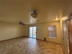 9579 Belle Fountain Ave in Las Vegas, NV - Building Photo - Building Photo