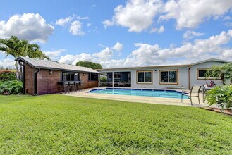 10339 Daphne Ave in Palm Beach Gardens, FL - Building Photo - Building Photo