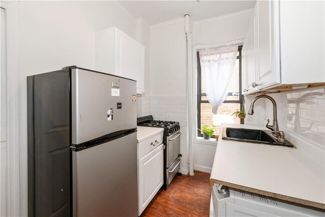 339 Bedford Ave in Brooklyn, NY - Building Photo - Building Photo