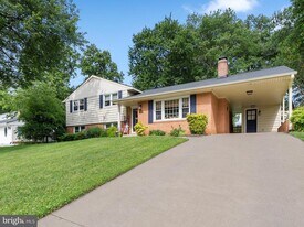 5208 Lindsay St in Fairfax, VA - Building Photo