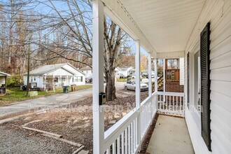 11 Quad Oak Dr in Greensboro, NC - Building Photo - Building Photo