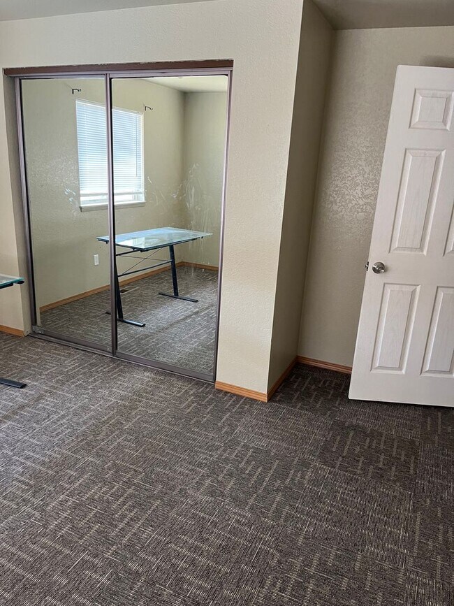 4202 Storm Ave-Unit -#1 in Yakima, WA - Building Photo - Building Photo