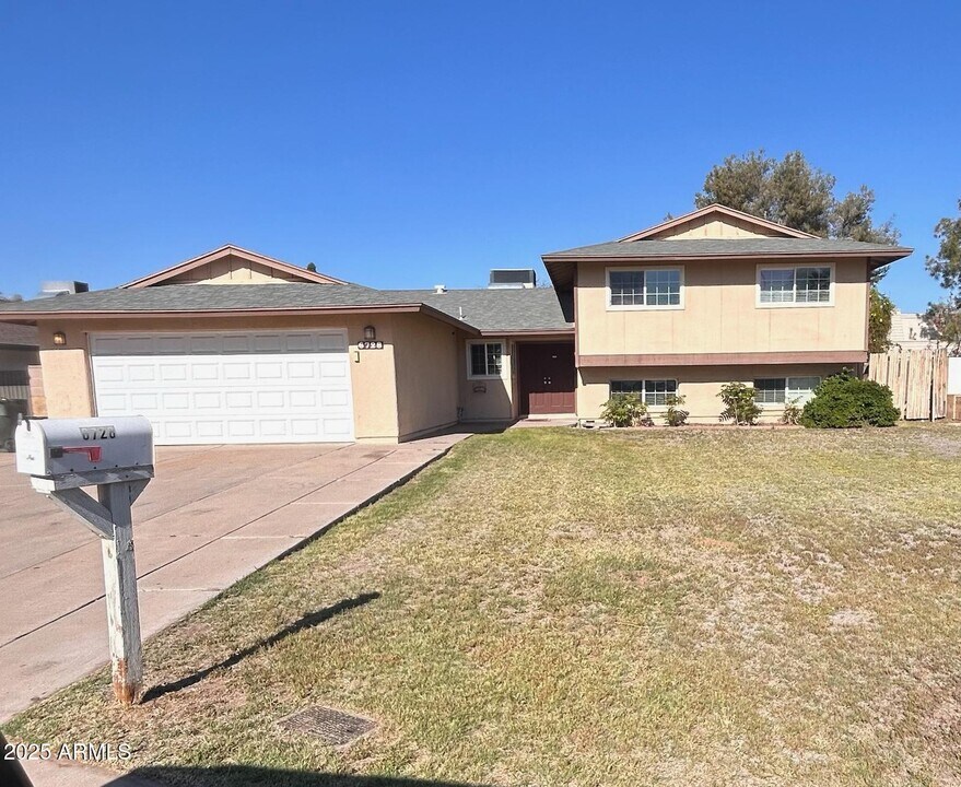 6728 S Terrace Rd in Tempe, AZ - Building Photo