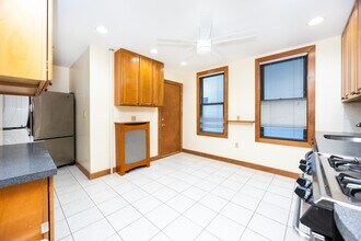 90 Browne St, Unit 2 in Brookline, MA - Foto de edificio - Building Photo