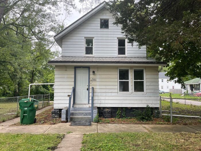 1214 N 8th St in Niles, MI - Building Photo