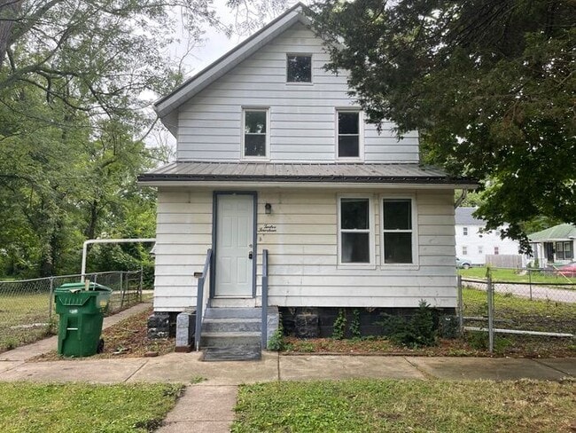 property at 1214 N 8th St