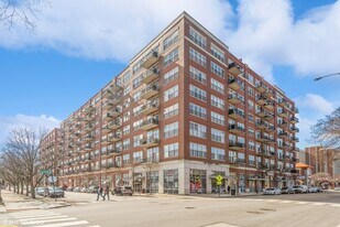 6 S Laflin St, Unit 611 in Chicago, IL - Building Photo
