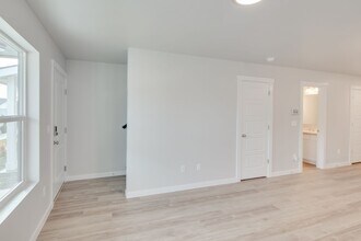 1688 S Sunseeker Ln in Boise, ID - Building Photo - Building Photo