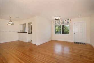 8300 SW 61st Ave in South Miami, FL - Building Photo - Building Photo