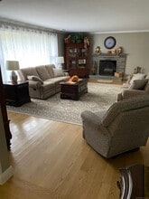 5 Meadow Wood Rd in Trumbull, CT - Building Photo - Building Photo