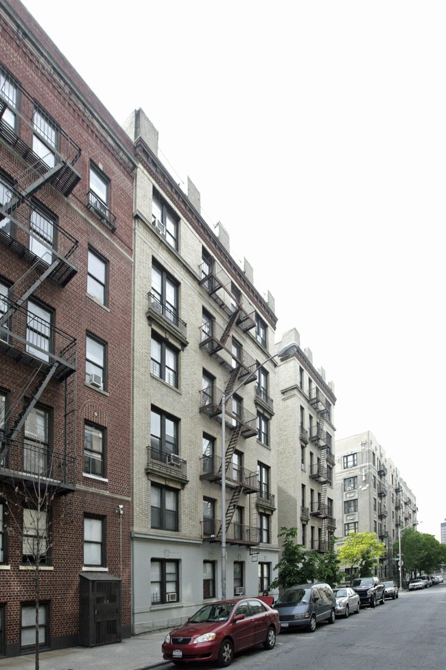 803 W 180th St in New York, NY - Foto de edificio - Building Photo