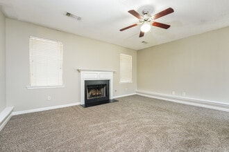 1906 Bridgestone Cir in Conyers, GA - Foto de edificio - Building Photo