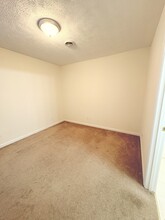 14 Lake Village Ct, Unit 14 Lake Village Ct in Johnson City, TN - Building Photo - Building Photo