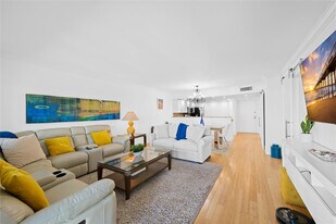 5100 N Ocean Blvd in Lauderdale-by-the-Sea, FL - Building Photo