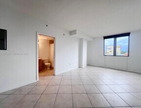 2630 SW 28th St in Miami, FL - Building Photo - Building Photo