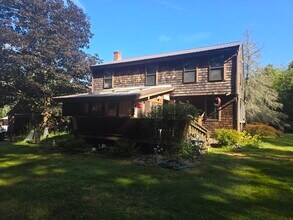 31 Poquanticut Ave in Easton, MA - Building Photo - Building Photo