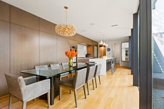 2210 Westlake Dr in Austin, TX - Building Photo - Building Photo