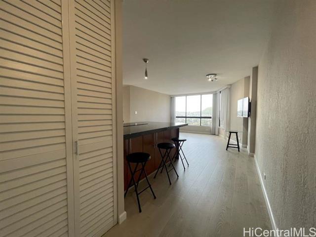 320 Lili?uokalani Ave in Honolulu, HI - Building Photo - Building Photo