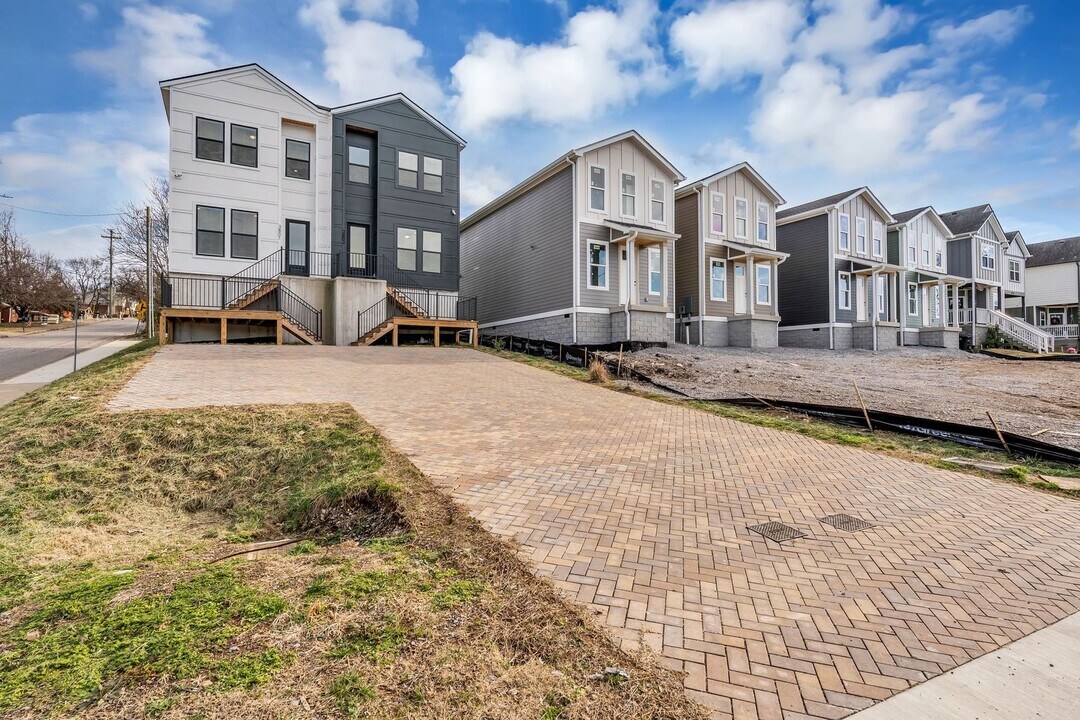 3803 Dr Walter S Davis Blvd in Nashville, TN - Building Photo