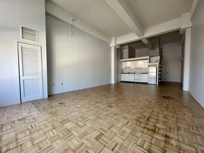 51 Brookline Ave, Unit 61-308 in Boston, MA - Foto de edificio - Building Photo
