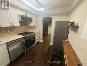 111 Dundas St in London, ON - Building Photo - Building Photo