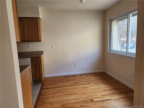 18 Pavilion Ridge Way-Unit -7 in Suffern, NY - Foto de edificio - Building Photo