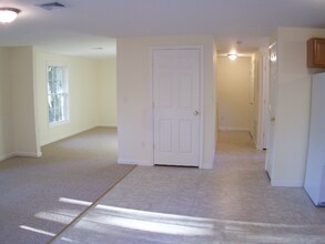 4 Jessica Ln-Unit -4a in Hudson, NH - Building Photo - Building Photo