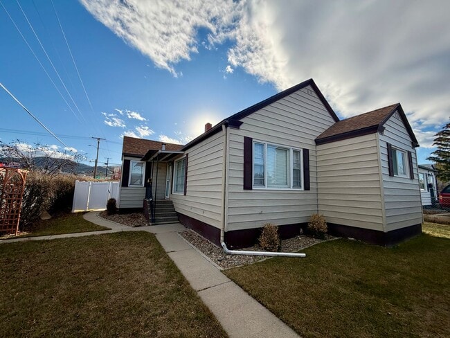 property at 730 N Montana Ave