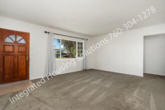 1469 E Mission Ave in Escondido, CA - Building Photo - Building Photo