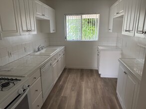 4438 Murietta Ave in Sherman Oaks, CA - Building Photo - Building Photo