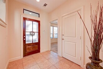 5211 Eigel St in Houston, TX - Foto de edificio - Building Photo