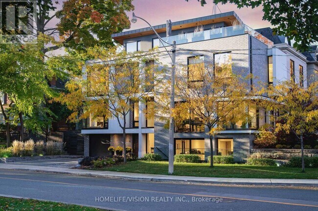 4 Astley Ave in Toronto, ON - Building Photo - Building Photo