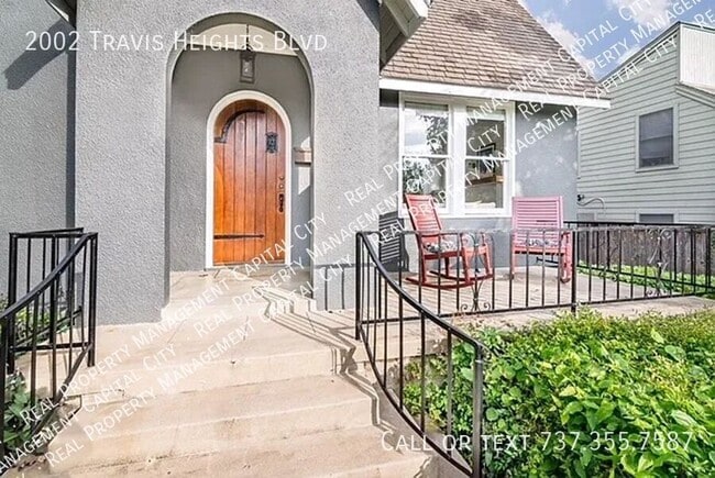 2002 Travis Heights Blvd in Austin, TX - Building Photo - Building Photo