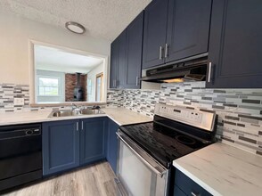 413 Sherwood Dr W in Newark, OH - Building Photo - Building Photo