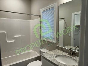 264 Regency Dr in Nashville, NC - Building Photo - Building Photo
